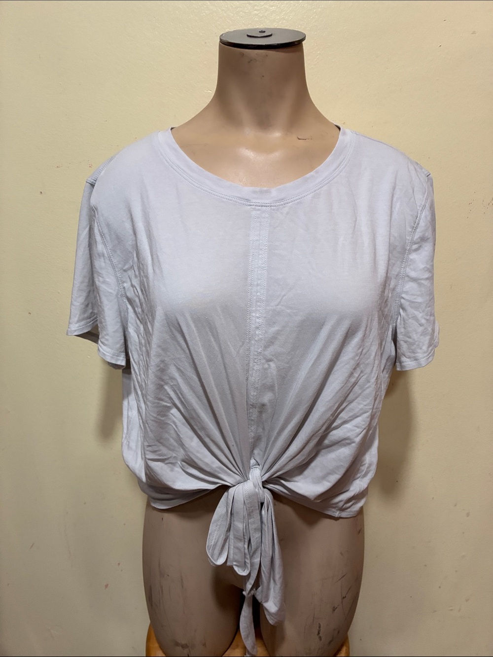 lululemon athletica light gray knot gonna fly crop Tee